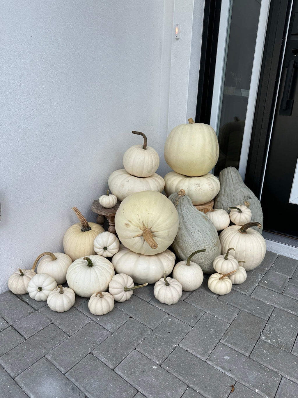 The Classic pumpkin porch install photo